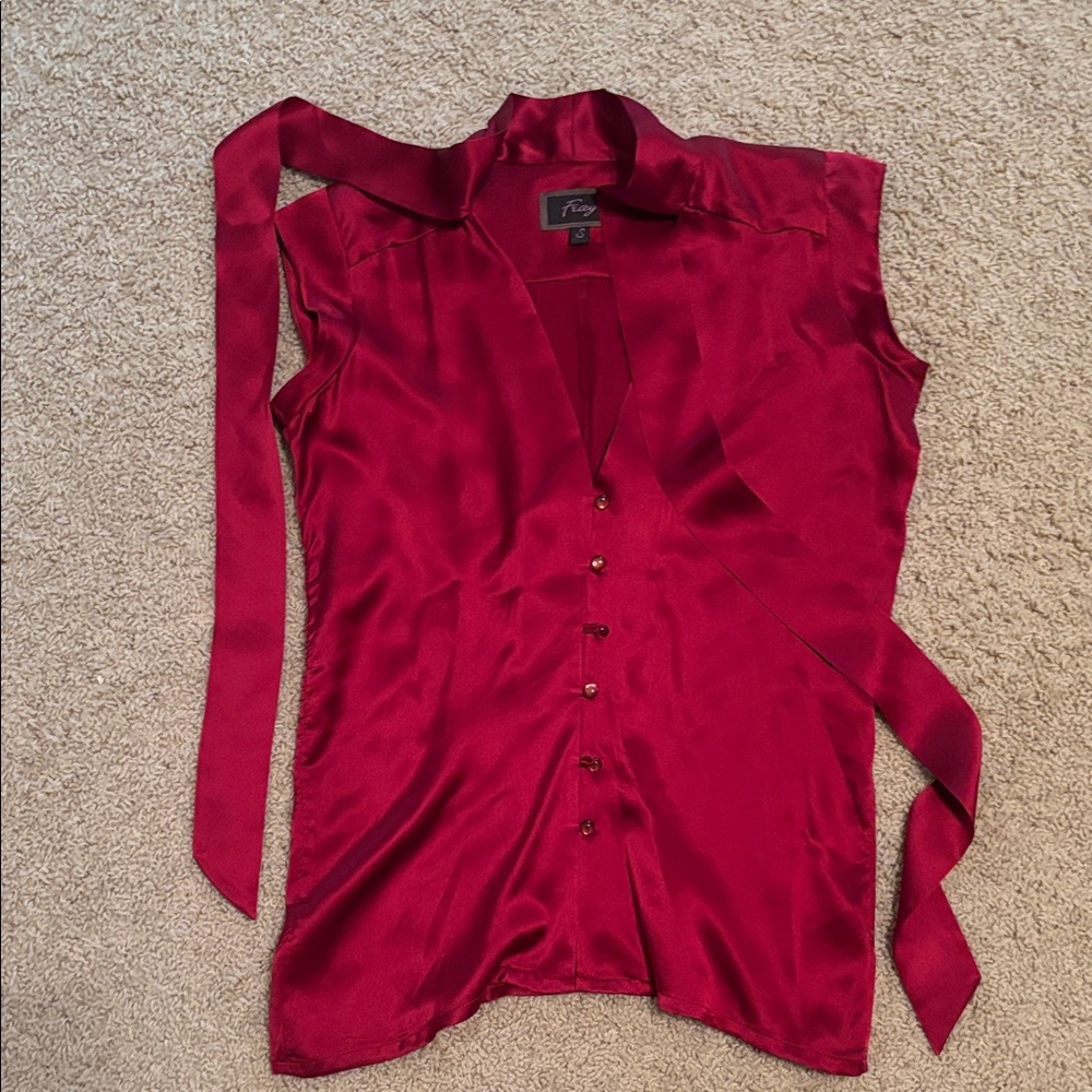 Fray red silk holiday top with tie neck size s